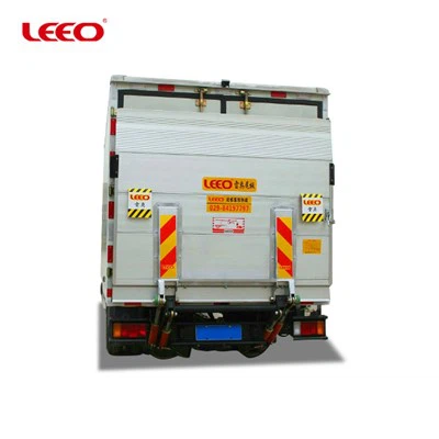 Truk 10 kaki dengan Pintu Belakang